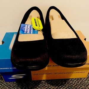 Skechers On The Go Shoes New in Box. Size 9
